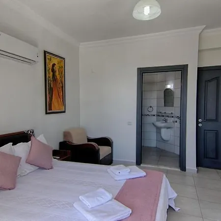 Oludeniz Ovacikta 5 Yatak Odali, 12 Kisilik , Mustakil Havuzlu 1 Fethiye