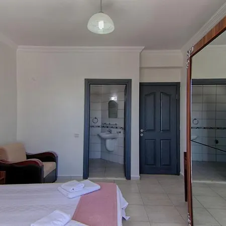 Oludeniz Ovacikta 5 Yatak Odali, 12 Kisilik , Mustakil Havuzlu 1 Villa Fethiye